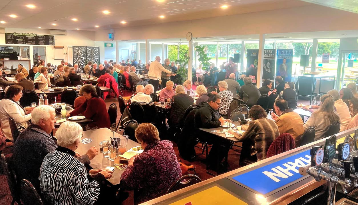 Featured image for “Live Music by Terry Leonard at Mooroopna Golf Club: A Day of Musical Delight”